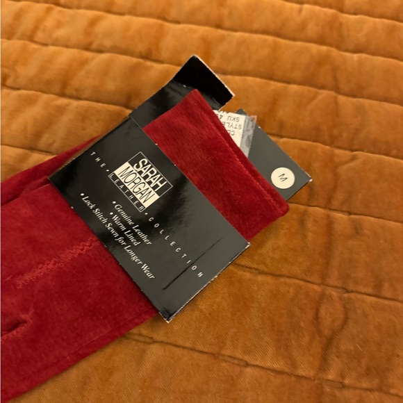 New with tags Genuine Leather Suede Red Gloves Medium - Picture 2 of 3